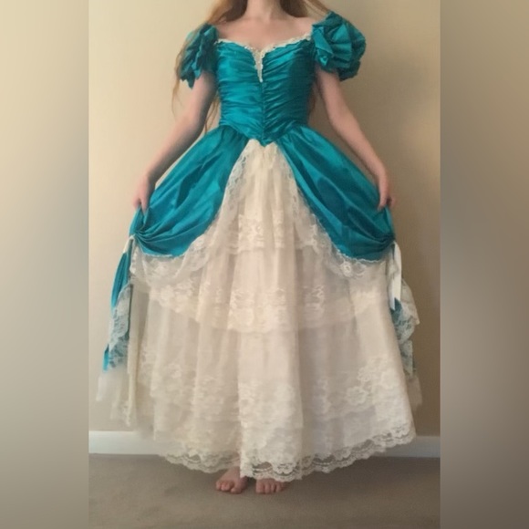 Zum Zum by Niki Livas Dresses & Skirts - Zum Zum Vintage 80s Ballgown Size 9-10